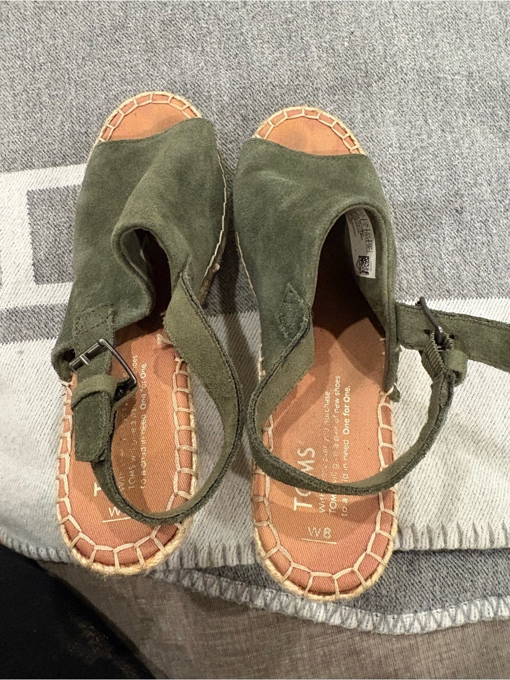 TOMS Wedge Sandals Womens Size 8 Green Suede Espadrille Slingback Peep Toe